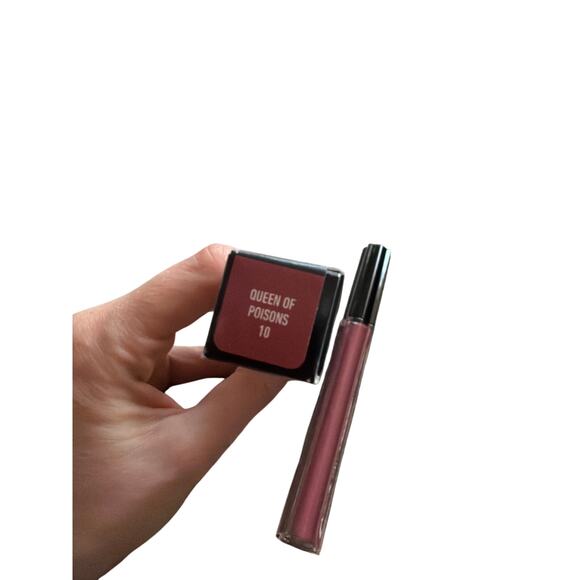 KVD QUEEN OF POISONS EVERLASTING HYPERLIGHT TRANSFER-PROOF LIQUID LIPSTICK NEW - Picture 5 of 5